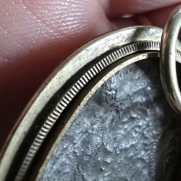 Antique locket Victorian oval  gold tone vintage leaves leaf 1800s botanical - Picture 5 of 15